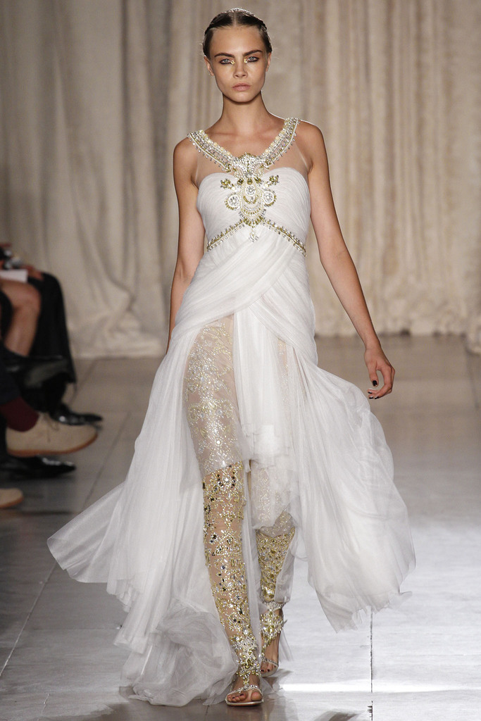 Marchesa SS 2013 Brings an Bollywood Inspired Look to #NYFW. Chic, Unique and Against the&nbsp;Trend.