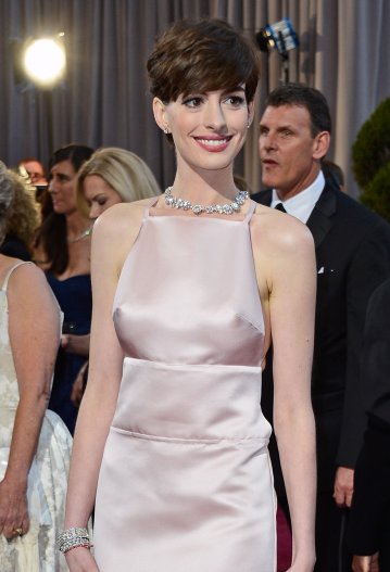 anne hathaway-1