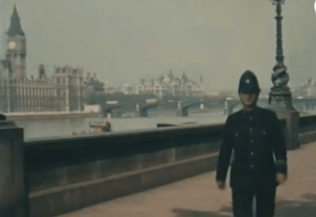 Cool Things, Rare Color Film Shows London Life in 1927 #Biocolour #NotColorized #PhotoCool&nbsp;#London1927